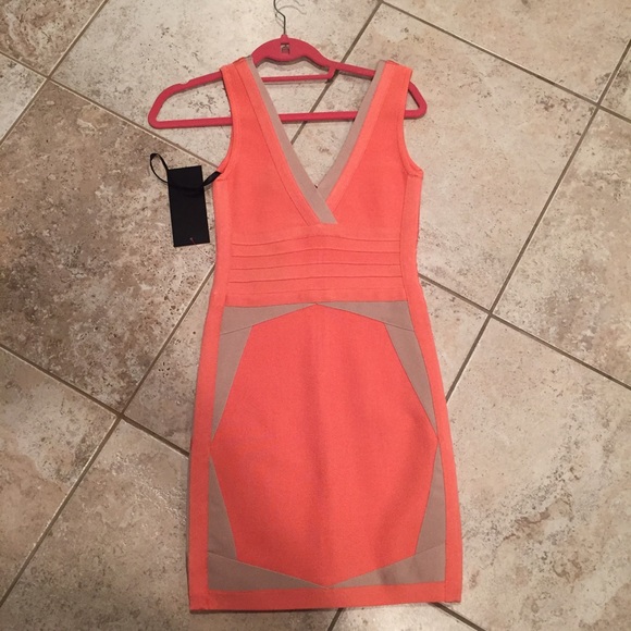 SOLD 💕 NWT Bebe bandage dress - Picture 4 of 4