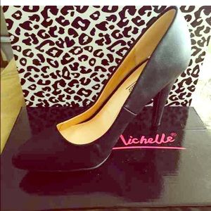 Sale⭐️NEW⭐️Anne Michelle pumps black size 8