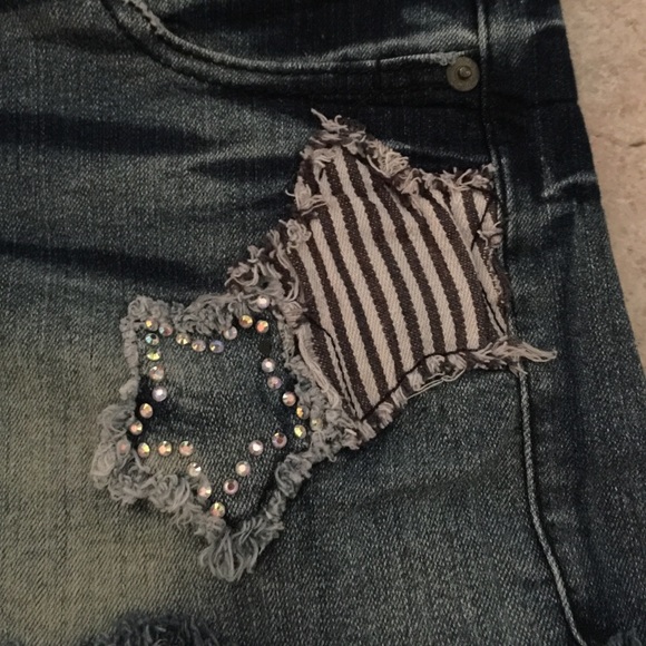 Shorts - Picture 2 of 4