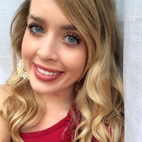 Meet your Posher, Sarah - Picture 1 of 1