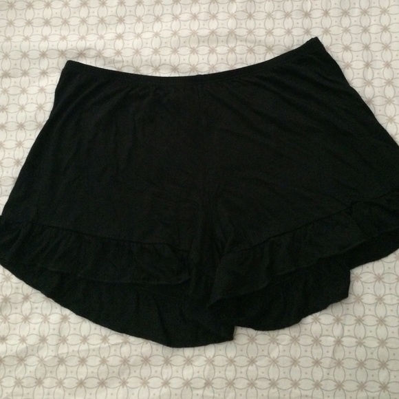 Black Vodi Shorts