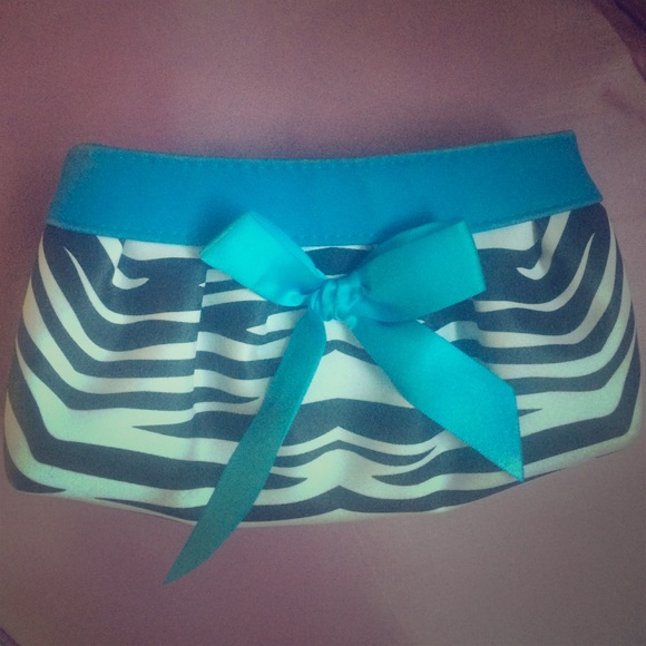 Small zebra clutch
