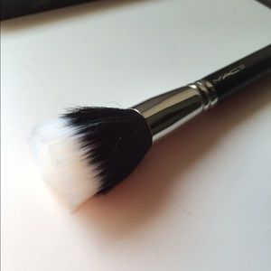Mac 187 brush for @fashion_chanel