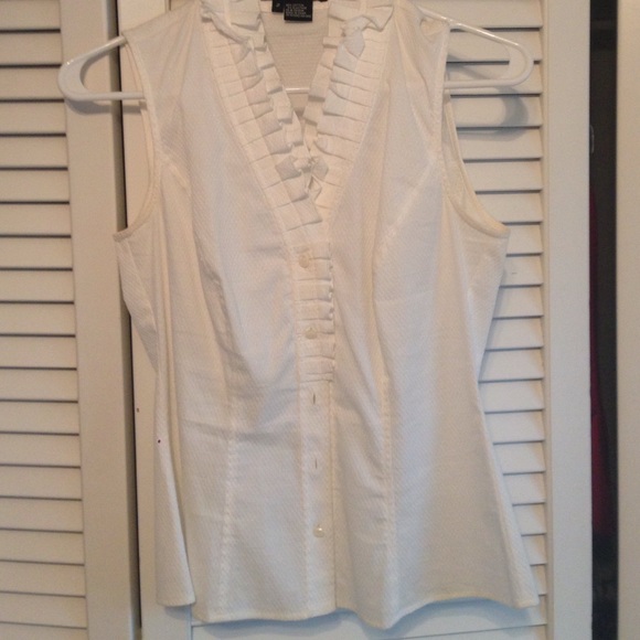 Beautiful white fitted ETCETERA sleeveless Oxford