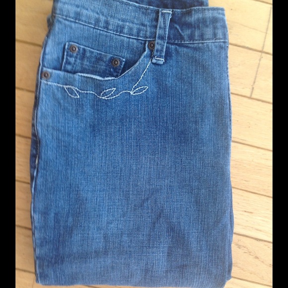 Capri Jeans - Picture 2 of 3