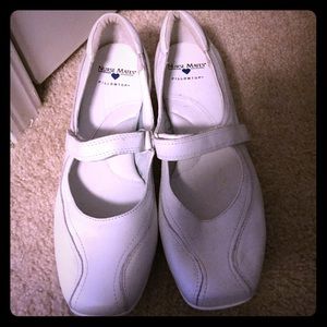 Nurse Mates ~ Slip Resistant Nurse Shoes 🎀