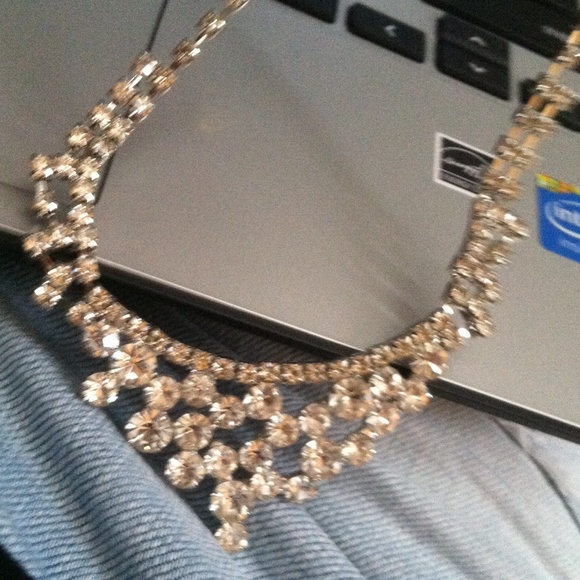 Neckless - Picture 2 of 2