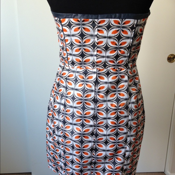 Patterned Dress - Picture 2 of 3