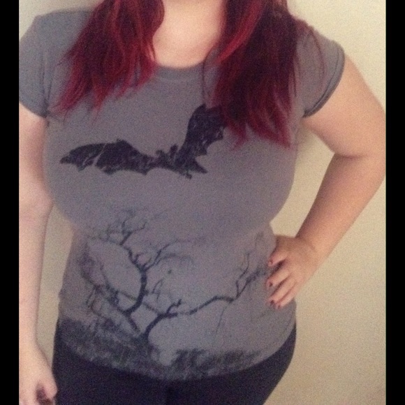 Gray bat shirt