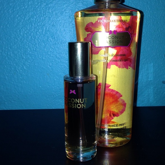 VS Coconut Passion body mist and perfume