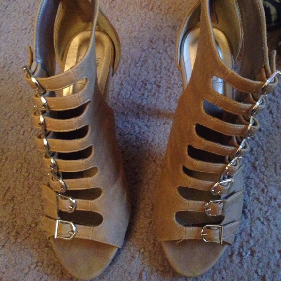 Speed Limit 98 Wanika Sandal