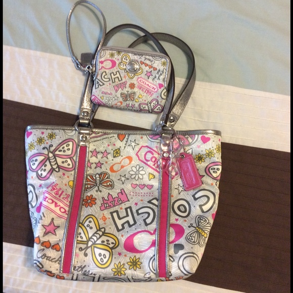 Coach Poppy Purse with wristlet