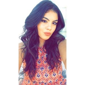 Meet your Posher, Perla