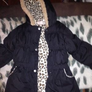 Girls winter coat worn twice zipper broke