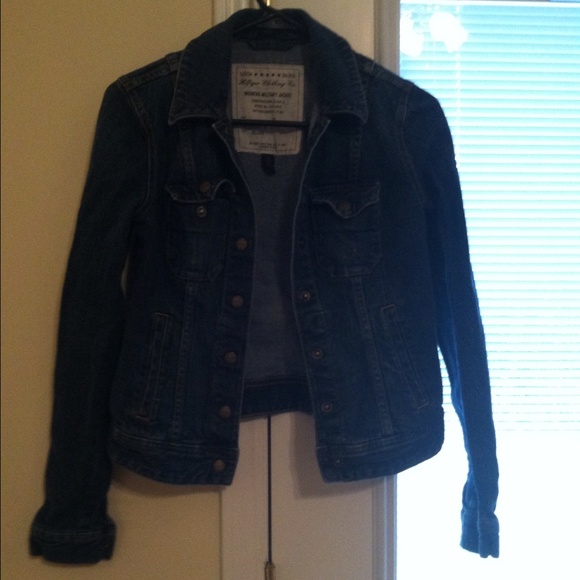 Tommy Hilfiger jean jacket