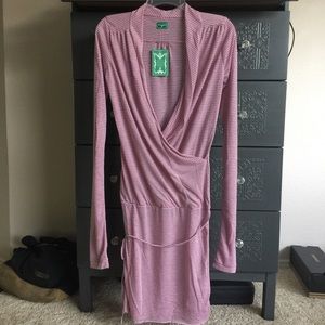 Freeway strip pink wrap dress Sz M NWT