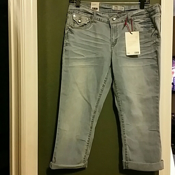 NEW with tags Light blue Capri's