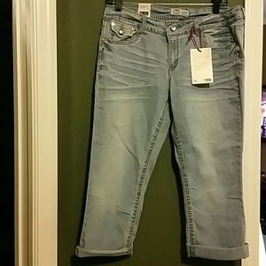 NEW with tags Light blue Capri's