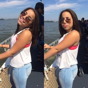 Meet your Posher, Camila