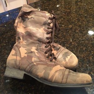Camo ankle high boots
