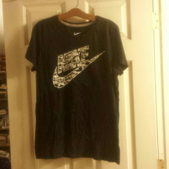 Nike Slim Fit T-Shirt