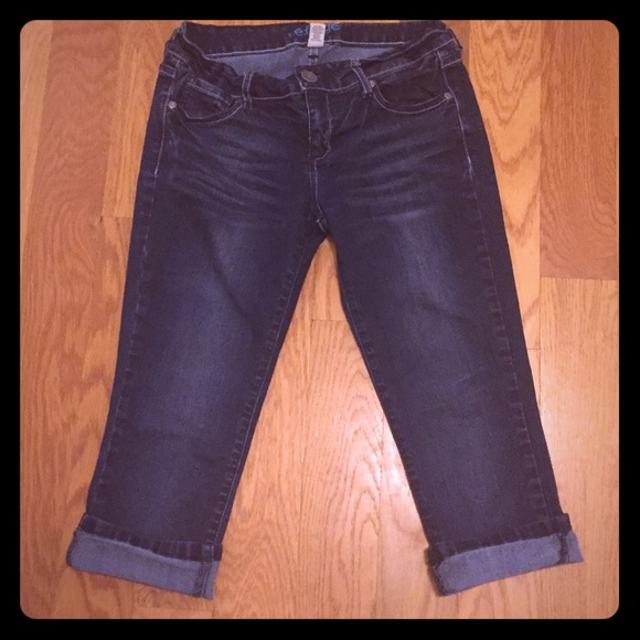 Charlotte Russe capris