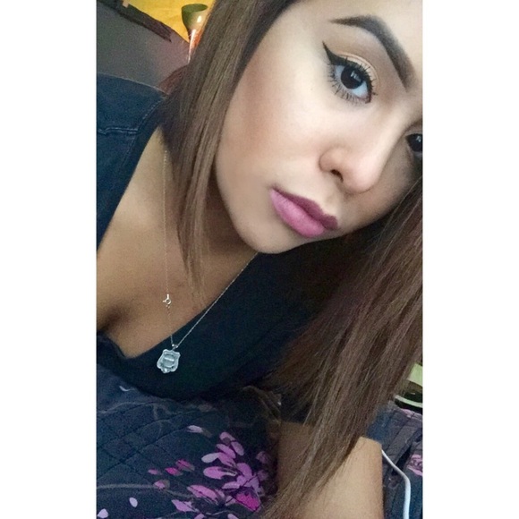 Meet your Posher, Celest - Picture 1 of 1