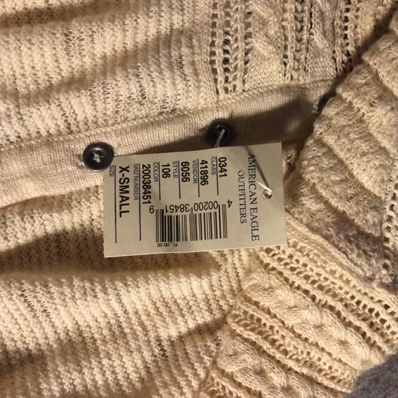 white crotchet ae tank - Picture 3 of 3