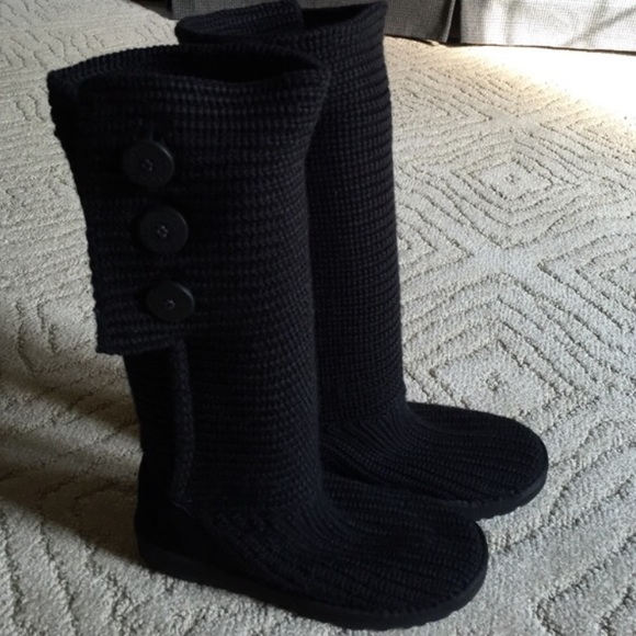 Size 8 black knitted uggs - Picture 1 of 4