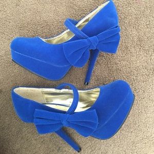Blue Velvet Bow Heels