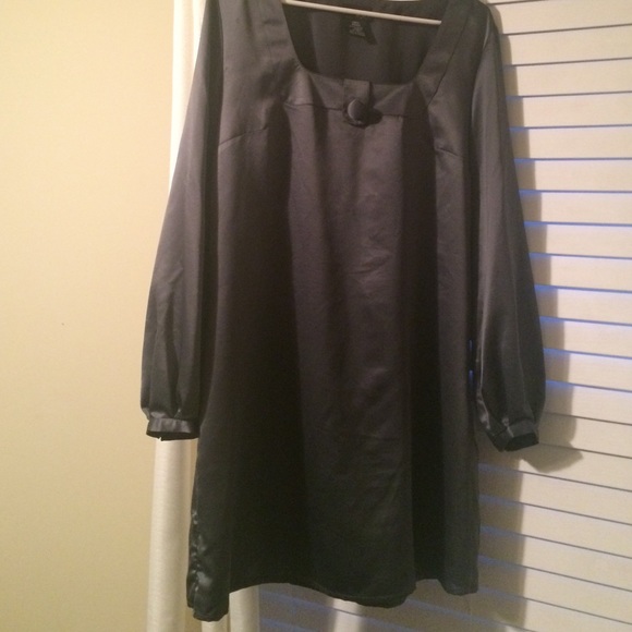 Dark grey shift dress, long sleeve, square neck