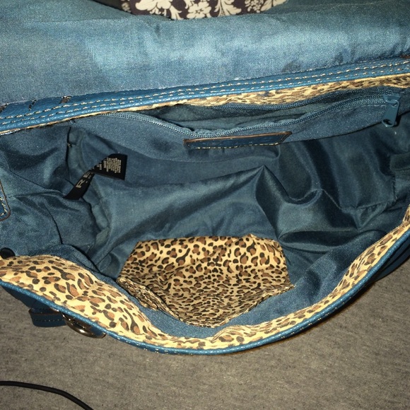 teal relic handbang. - Picture 2 of 2