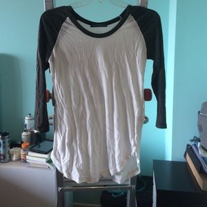 BRANDY MELVILLE 3/4th Sleeve Baseball Tee
