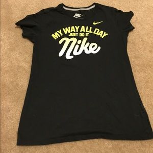 FINAL SALE! 🎉Nike workout top