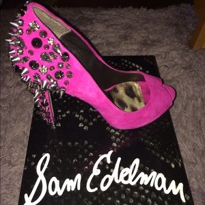 100% Authentic Sam Edelman Suede Pumps