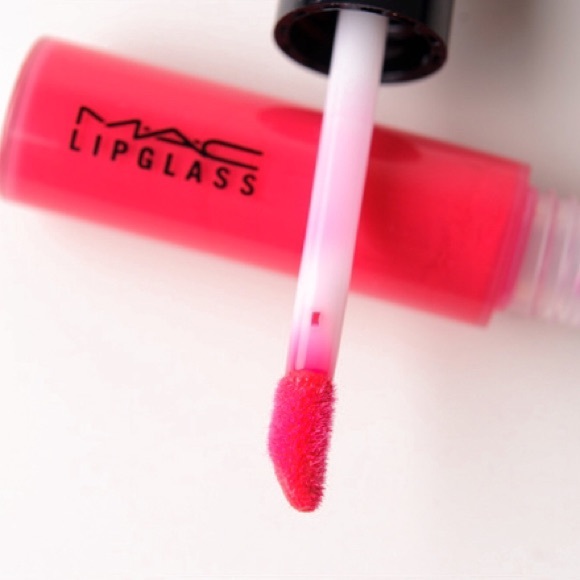 MAC Lipglass in Amplified