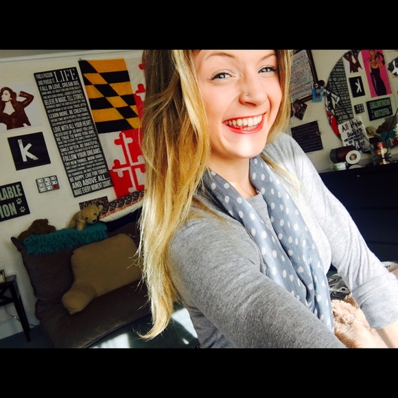 Average broke kid jus tryna throw u deals 🌞✋🏻😘 - Picture 2 of 3