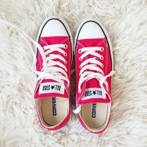 Red converse (low top)