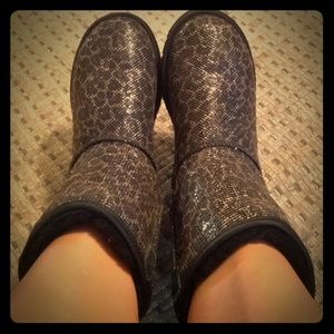 Sparkly cheetah print bow uggs
