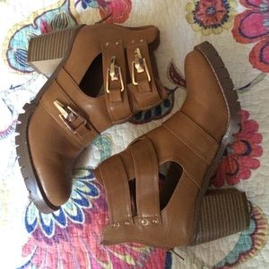 buckle booties