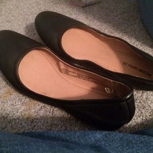 Flat shoes