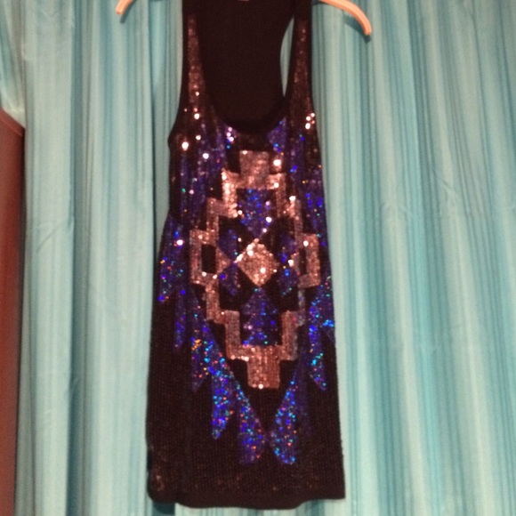 Tops - 🌟FINAL PRICE 🌟 Tribal sequin long tank