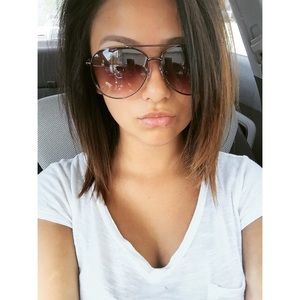 Meet your Posher, Melissa