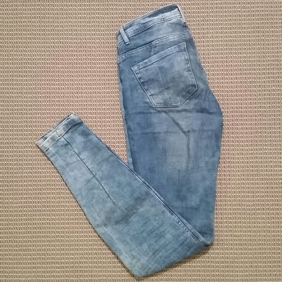 SOLD Zara Trafaluc premium wash skinnies