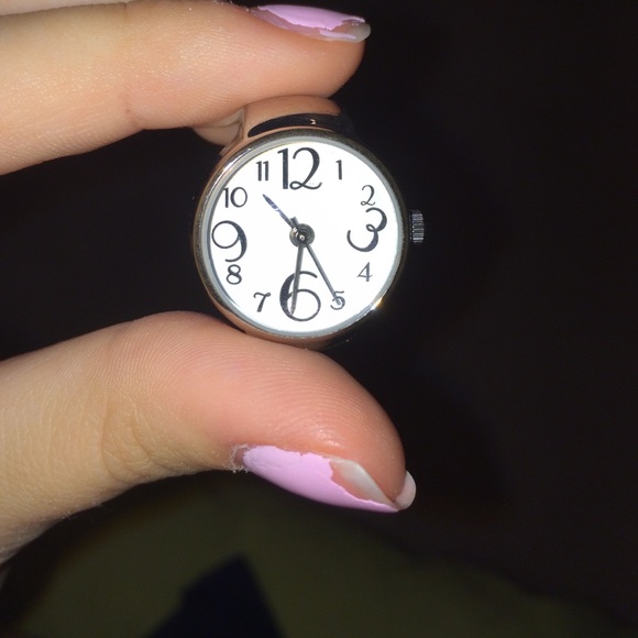 UNIQUE CLOCK RING - Picture 2 of 3