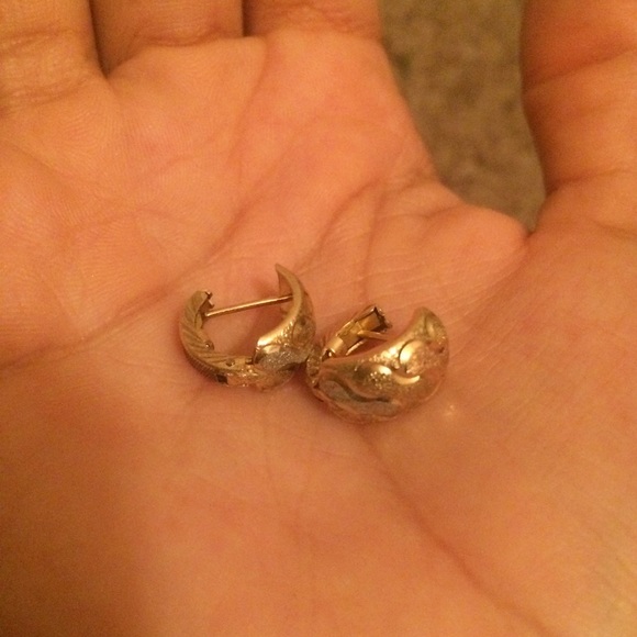 10k gold earrings with connected back