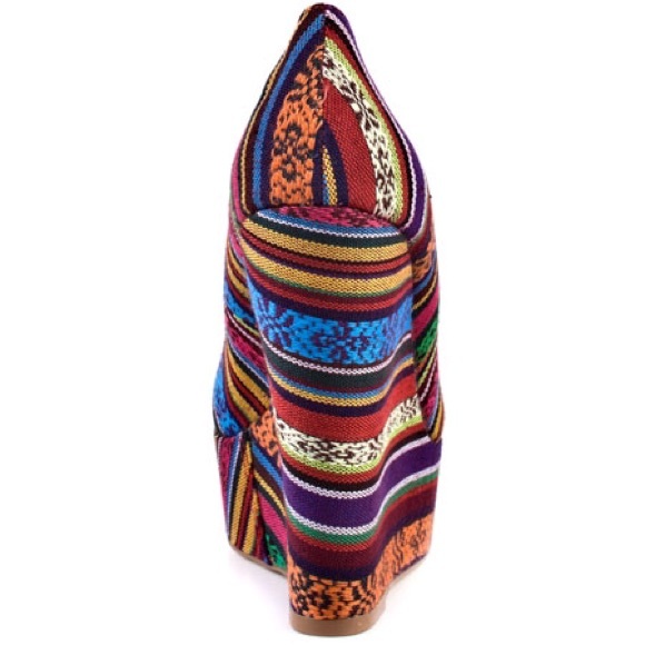 "Pammy" Multi- Colored Tribal Wedge Heel - Picture 2 of 4