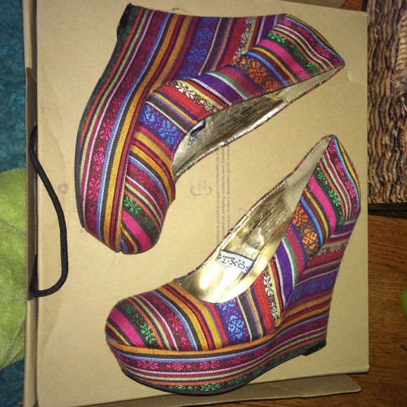 "Pammy" Multi- Colored Tribal Wedge Heel - Picture 4 of 4