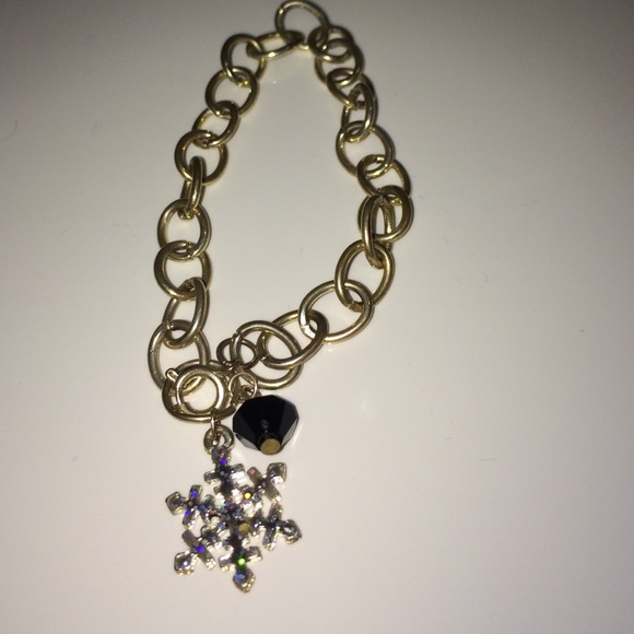 CUTE SNOWFLAKE BRACELET