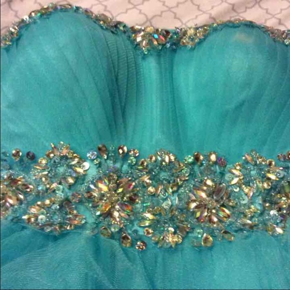 Homecoming dress - Picture 3 of 4